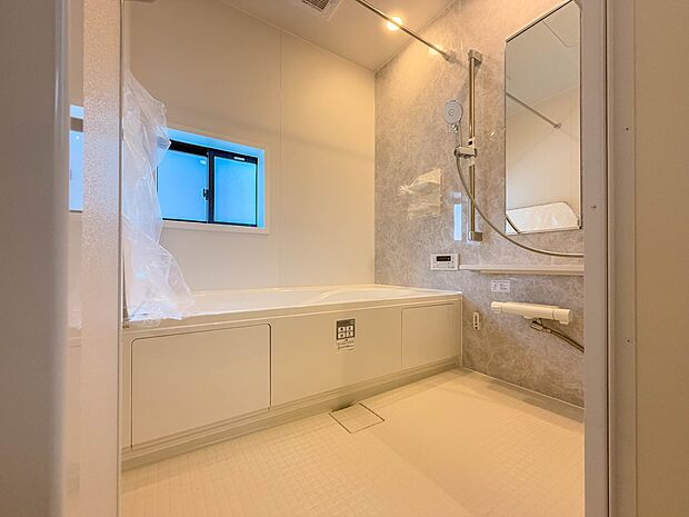 【浴室】一日の疲れを癒してくれるお風呂空間。使いやすさと上質な質感を両立して、単なる習慣から特別な時間に変わるはず。