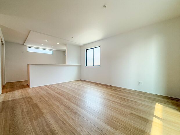 【LDK15帖】インテリアショップで見掛けた「あの家具」も置ける、ゆったりとした空間。時に広さが上質な寛ぎの時間になる事も。