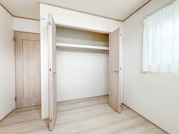 3号棟【収納】各部屋を最大限に広く使って頂ける様、全居住スペースに収納付。プライベートルームはゆったりと快適に。