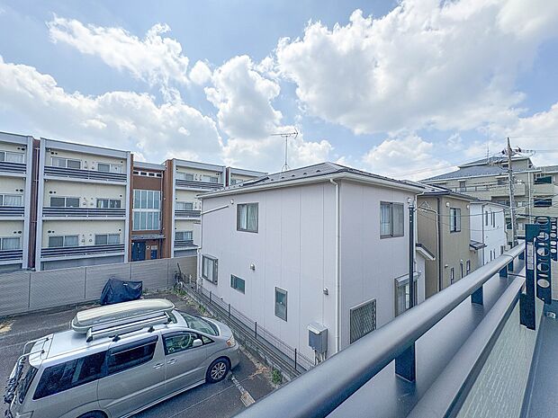 3号棟【眺望】少し優雅に、眺望の良い部屋で新生活をしてみませんか?眺望や窓からの景色が良いと、家で過ごす時間も快適です。