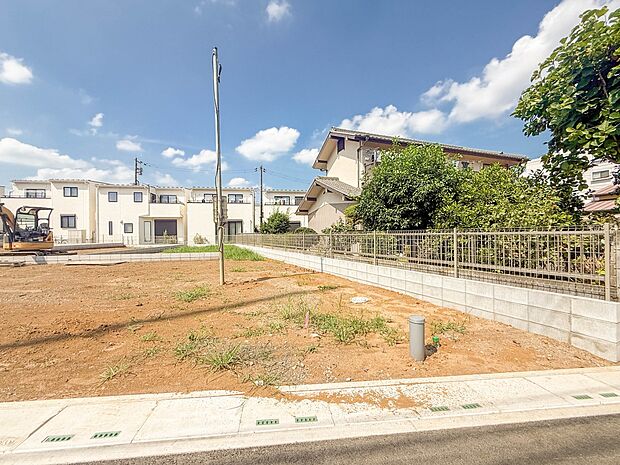 H号棟【外観】ここから始まる「日常」はご家族にとってかけがえのない時間となります。少しでも豊かに、快適に。そんな想いから本邸宅は生まれました。　