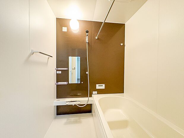 1号棟【浴室】一日の疲れを癒してくれるお風呂空間。使いやすさと上質な質感を両立して、単なる習慣から特別な時間に変わるはず。