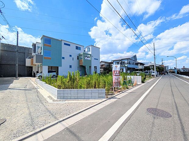 【外観】こちらの物件が少しでも気になるようでしたら、お気軽にお問合せください。人生でいちばん大きなお買い物ですので、ゆっくりご見学ください。ネット上の画像と実際の見学では、リアル感がまるで違…