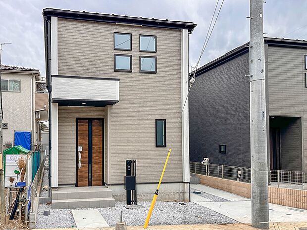 【外観】家族の温かさと陽光の暖かさ、楽しい毎日と明るい未来を予感させる「空間が織り成すひとつ先の住み心地」を演出します。