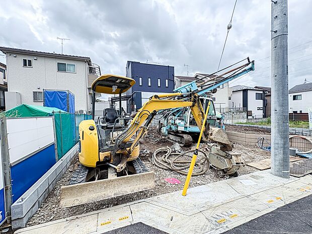 【外観】こちらの物件に少しでもご興味がありましたら、お気軽にお電話下さい。ネット上で「見えない物」「わからない事」でも、実際にご見学いただくことで、手に取るようにおわかりいただけるはずです。…