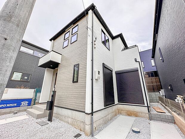 【駐車場】毎日の生活にマイカーが必須という方は、購入を検討する際、駐車場があることは大事な条件です。毎日の通勤や家族の送迎、買い物やお出かけなどクルマのある暮らしを満喫したい方は要チェック。…