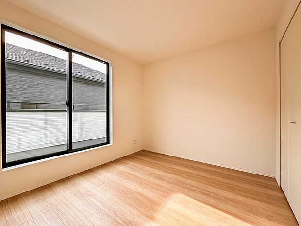 【洋室5.62帖】充実した生活は伸びやかな居室空間から始まります。快適に・伸びやかに。心の潤いを求める方々へ。