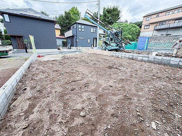【外観】陽当りが良いと、洗濯物が乾きやすいですし、湿気やカビの心配も減るので快適です。寒い冬の日でも、日差しが届くと家の中が暖かくなりますね。