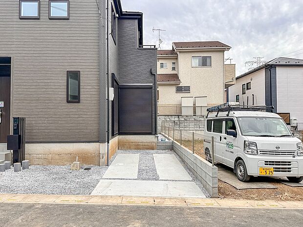 【駐車場】毎日の生活にマイカーが必須という方は、購入を検討する際、駐車場があることは大事な条件です。毎日の通勤や家族の送迎、買い物やお出かけなどクルマのある暮らしを満喫したい方は要チェック。…