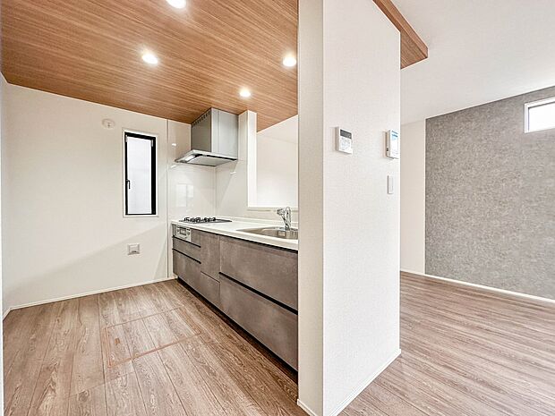 【LDK16.25帖】忙しい朝でも家族揃って食事をしたいゆとりあるダイニングスペース。