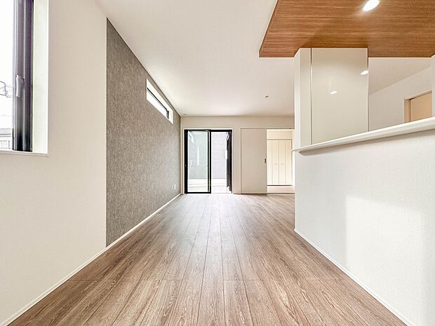 【LDK16.25帖】忙しい朝でも家族揃って食事をしたいゆとりあるダイニングスペース。