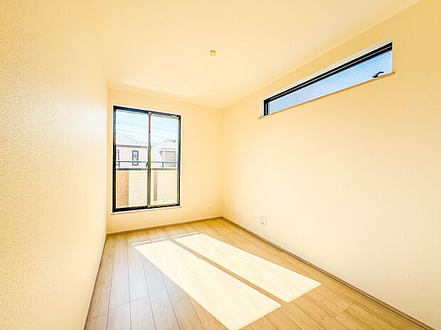 B号棟【Room-洋室-5.1帖】一日の疲れをいやしてくれる主寝室。時を忘れて過ごす場所として過ごせるお部屋。