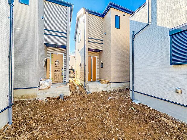 B号棟【外観】家族の温かさと陽光の暖かさ、楽しい毎日と明るい未来を予感させる「空間が織り成すひとつ先の住み心地」を演出します。