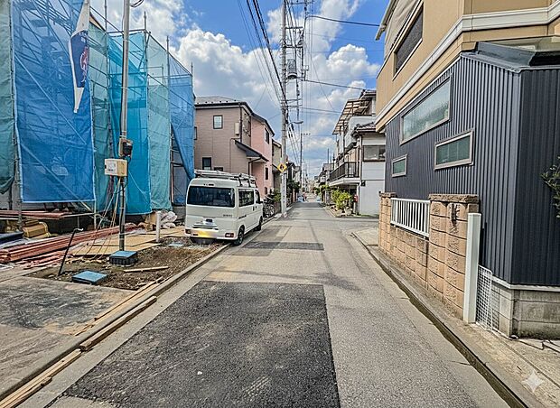 【前面道路4m】車の通行が少ないので、静かな住環境を維持することができます。