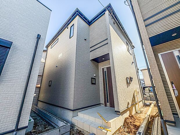 D号棟【外観】家族の温かさと陽光の暖かさ、楽しい毎日と明るい未来を予感させる「空間が織り成すひとつ先の住み心地」を演出します。