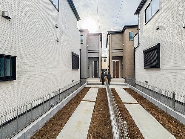 D号棟【外観】家族の温かさと陽光の暖かさ、楽しい毎日と明るい未来を予感させる「空間が織り成すひとつ先の住み心地」を演出します。