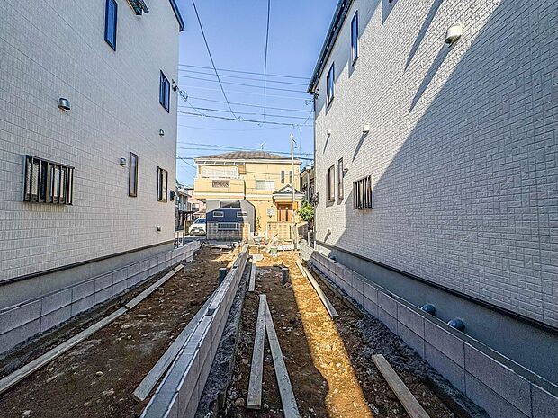 【駐車場】日々の暮らしにマイカーが必要。そんな方は物件の購入条件に駐車場は必須です。通勤に、家族のお迎えに、お買物に、おでかけに、クルマライフを楽しみたい方に。