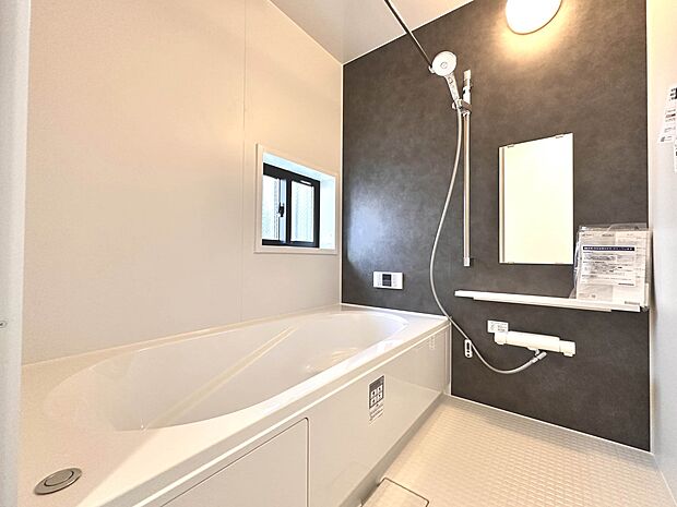 【浴室】一日の疲れを癒してくれるお風呂空間。使いやすさと上質な質感を両立して、単なる習慣から特別な時間に変わるはず。