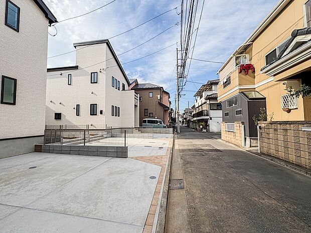 A号棟【前面道路4m】車の通行が少ないので、静かな住環境を維持することができます。