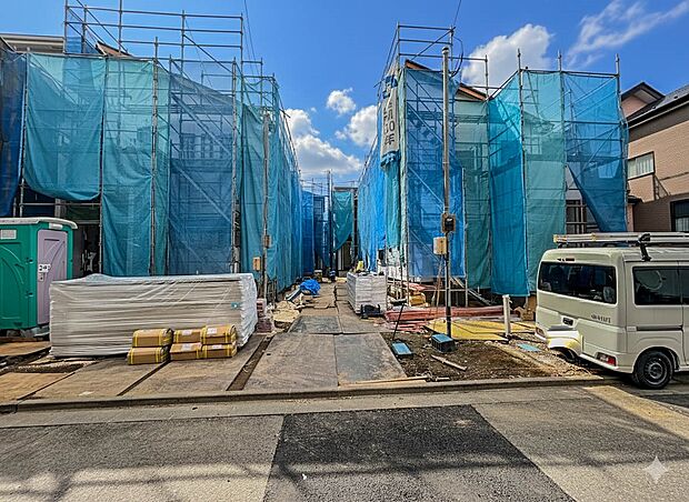 【外観】A・C号棟は駐車スペースが並列2台分あります。