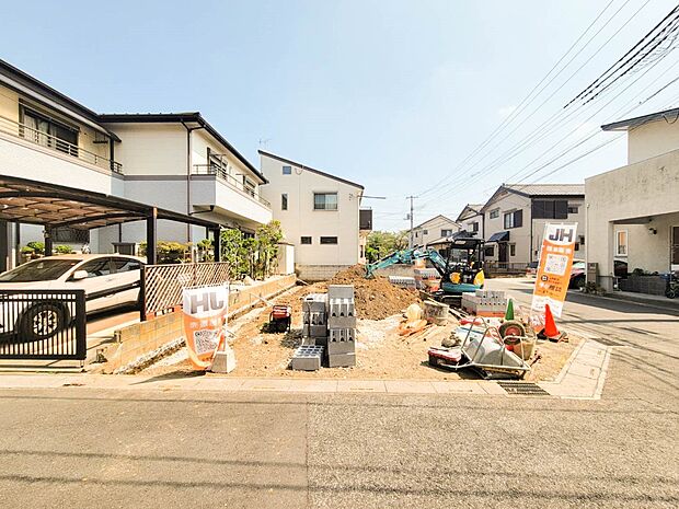 【外観】こちらの物件に少しでもご興味がありましたら、お気軽にお電話下さい。ネット上で「見えない物」「わからない事」でも、実際にご見学いただくことで、手に取るようにおわかりいただけるはずです。…