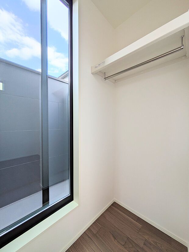 【収納】各部屋を最大限に広く使って頂ける様、全居住スペースに収納付。プライベートルームはゆったりと快適に。