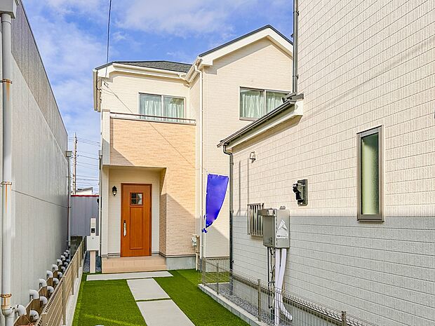 【外観-A号棟-】陽当りや通風性など各所に施された工夫で住みやすさを実現。部屋の大きさや周辺環境・街並など、資料には掲載していない情報が現地にはたくさんございます。是非ご確認下さい。