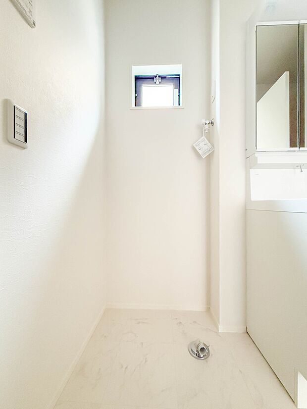 【ランドリースペース】ランドリースペースは広さもたっぷり。