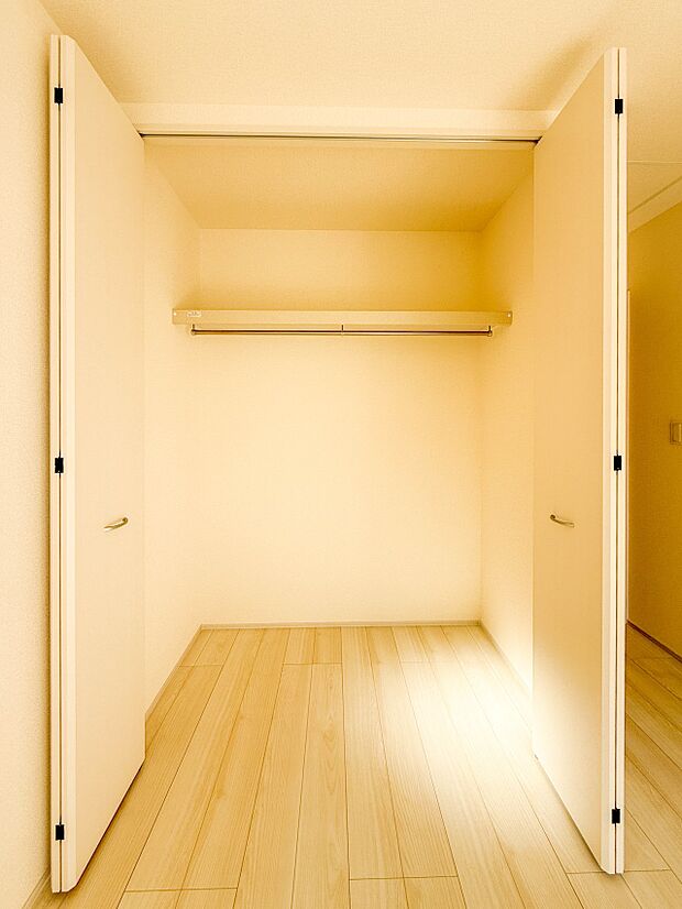 5号棟【収納】各部屋を最大限に広く使って頂ける様、全居住スペースに収納付。プライベートルームはゆったりと快適に。