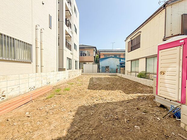 1号棟【外観】こちらの物件が少しでも気になるようでしたら、お気軽にお問合せください。人生でいちばん大きなお買い物ですので、ゆっくりご見学ください。ネット上の画像と実際の見学では、リアル感がま…