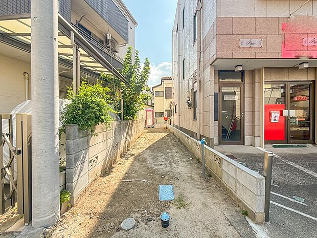 1号棟【外観】こちらの物件が少しでも気になるようでしたら、お気軽にお問合せください。人生でいちばん大きなお買い物ですので、ゆっくりご見学ください。ネット上の画像と実際の見学では、リアル感がま…