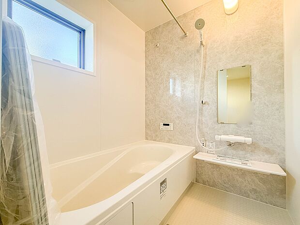 4号棟【浴室】一日の疲れを癒してくれるお風呂空間。使いやすさと上質な質感を両立して、単なる習慣から特別な時間に変わるはず。