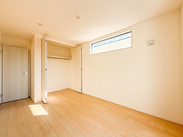 2号棟【寝室6.5帖】充実した生活は伸びやかな居室空間から始まります。快適に・伸びやかに。心の潤いを求める方々へ。