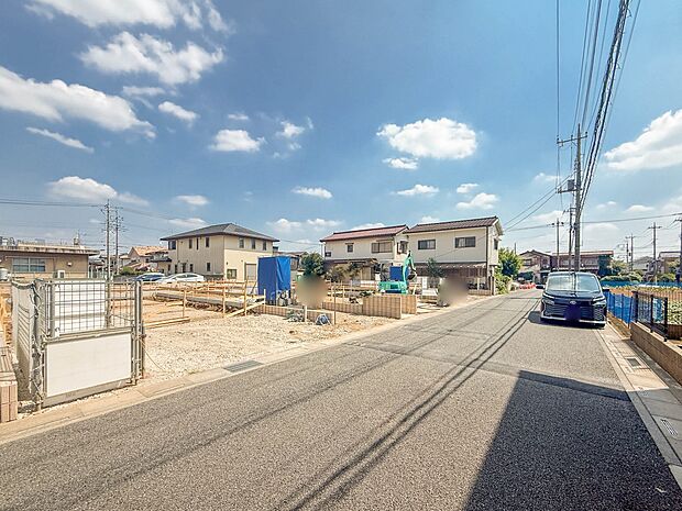 2号棟【前面道路幅員6m】陽当りや通風性など各所に施された工夫で住みやすさを実現。部屋の大きさや周辺環境・街並など、資料には掲載していない情報が現地にはたくさんございます。是非ご確認下さい。…