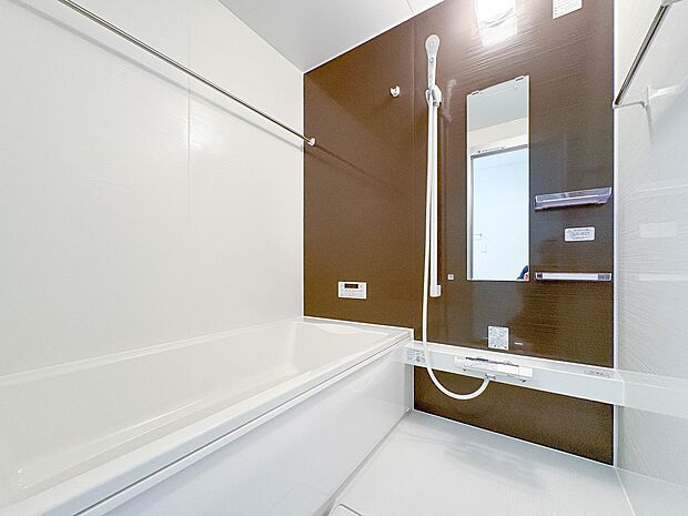 2号棟【浴室】一日の疲れを癒してくれるお風呂空間。使いやすさと上質な質感を両立して、単なる習慣から特別な時間に変わるはず。