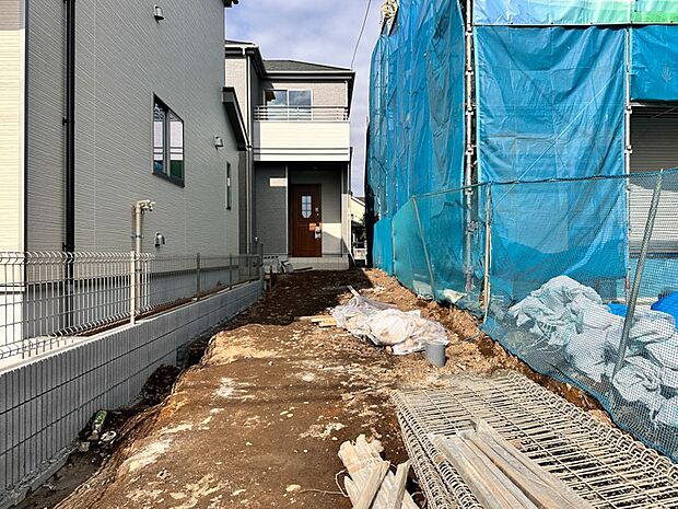 【駐車場】日々の暮らしにマイカーが必要。そんな方は物件の購入条件に駐車場は必須です。通勤に、家族のお迎えに、お買物に、おでかけに、クルマライフを楽しみたい方に。