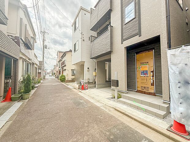 1号棟【前面道路4m】車の通行が少ないので、静かな住環境を維持することができます。