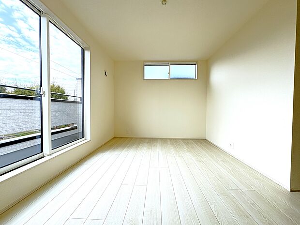 【1号棟 3階洋室7.1帖】南向き大型バルコニーのある主寝室・眺望開けた公園を望むお部屋