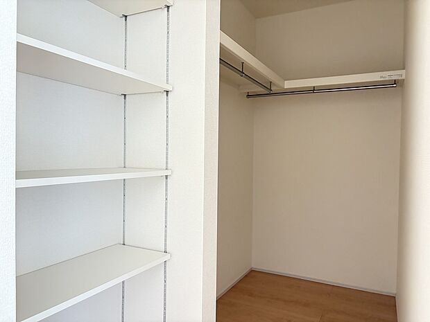 【2号棟 ァミリークローク】2階フロアに設けた大型収納スペース