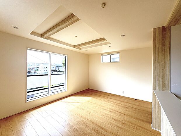 【2号棟 LDK18帖】公園を望む、南向きのバルコニー・採光通風良好!