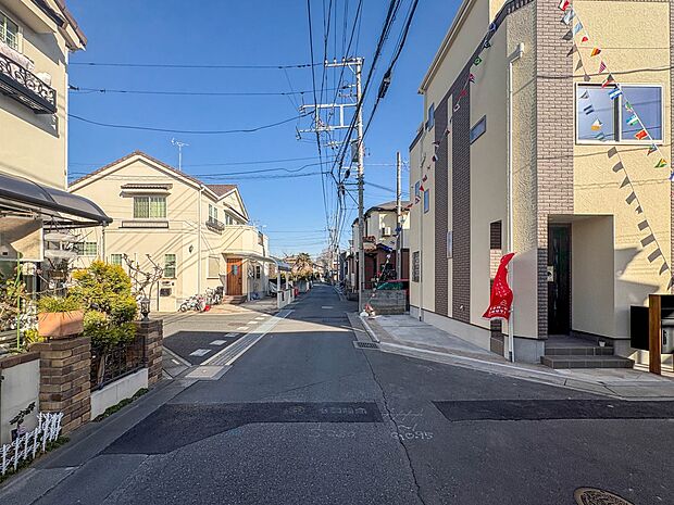 【前面道路4m】車の通行が少ないので、静かな住環境を維持することができます。