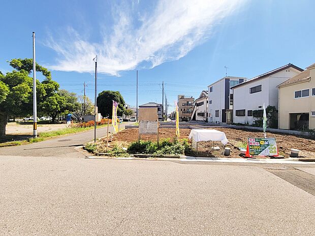 【前面道路】北側4.0ｍ西側6.0ｍ公道。車の通行が少ないので、静かな住環境を維持することができます。