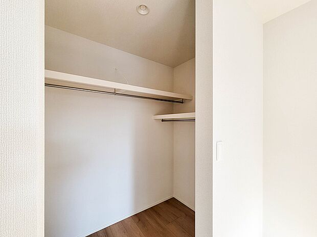 3号棟【収納】限られたスペースを有効に活用できる壁面クローゼット。