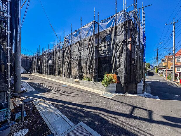 【外観】全棟カーズペース2台分あるゆとりのある敷地です。