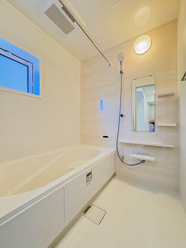 7号棟【浴室】一日の疲れを癒してくれるお風呂空間。使いやすさと上質な質感を両立して、単なる習慣から特別な時間に変わるはず。