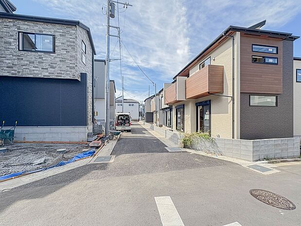 【前面道路4m】開発道路のため住人以外の通行はございません。