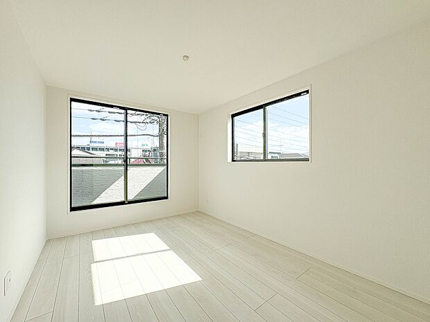 【寝室】充実した生活は伸びやかな居室空間から始まります。快適に・伸びやかに。心の潤いを求める方々へ。