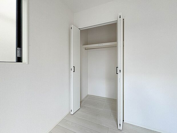 【収納】各部屋を最大限に広く使って頂ける様、全居住スペースに収納付。プライベートルームはゆったりと快適に。