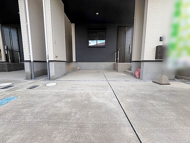 1号棟【玄関】玄関はおうちの顔と言われます。玄関アプローチは、外観デザインの印象を左右します。ご家族の個性を出しながら、素敵な玄関でお客様をお迎えしてください。