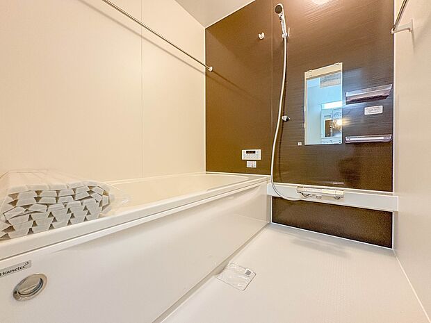 1号棟【浴室】一日の疲れを癒してくれるお風呂空間。使いやすさと上質な質感を両立して、単なる習慣から特別な時間に変わるはず。